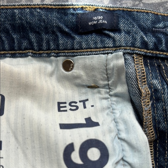 Bundle of 2 GAP Denim Shorts Size 27! - Picture 8 of 15